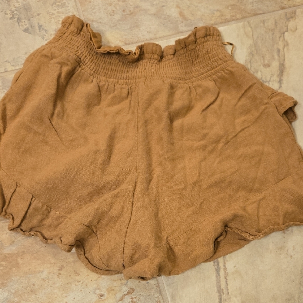 Women's Tan Ruffle Shorts - Picture 3 of 3